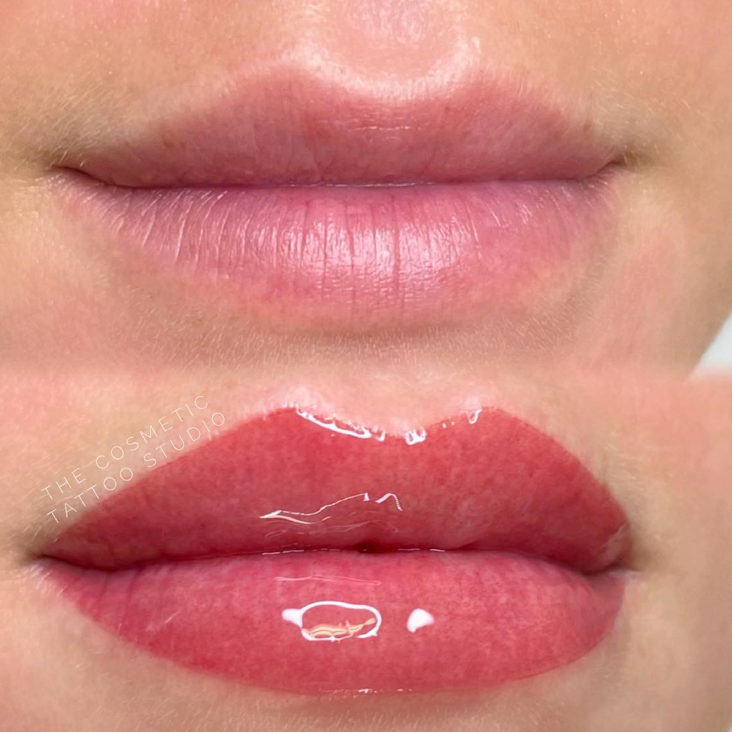Gemini said Before and after comparison of a lip blush cosmetic tattoo
